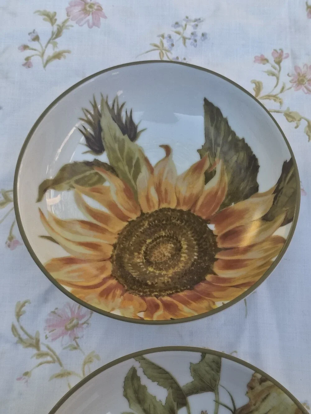 Set of 4 Williams-Sonoma Acorn Pumpkin Sunflower Dip Dishes